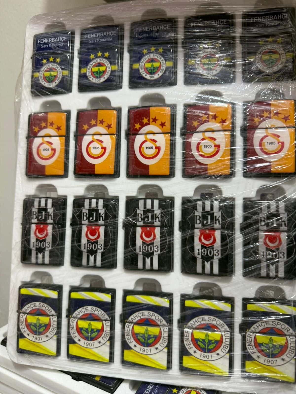 Toptan taraftar Zippo çakmak görseli